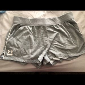 Women’s Large Under Armour Shorts Grey